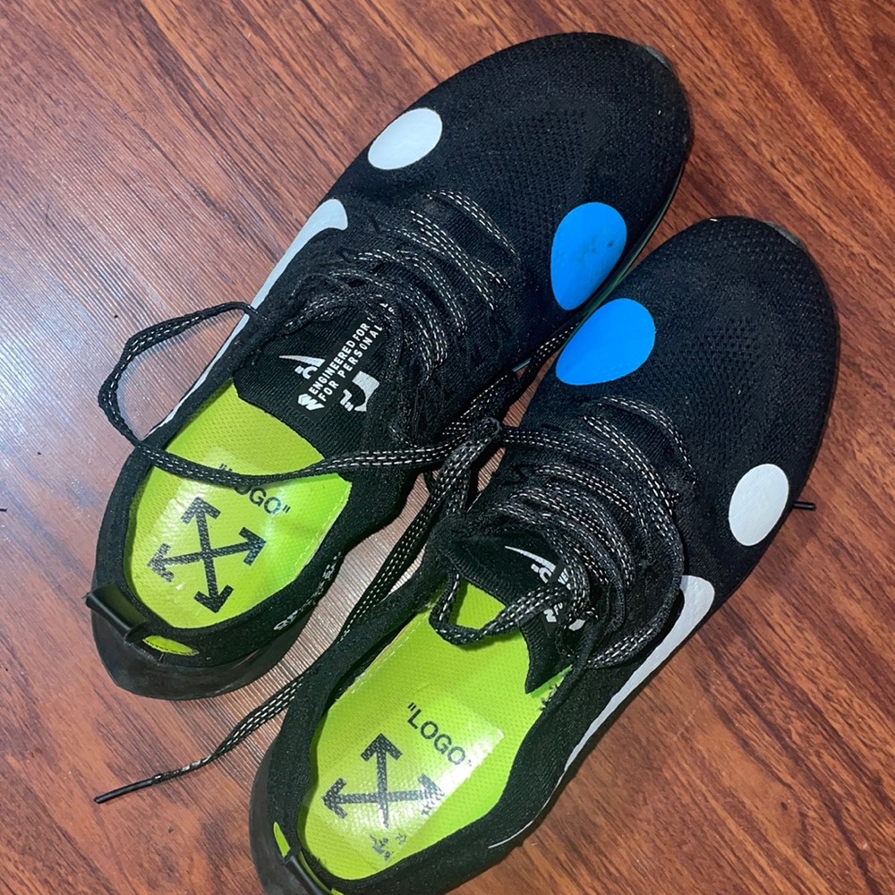 Offwhite running shoes size 9